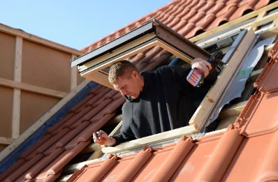 Pose de fenêtres de toit Velux à Queaux